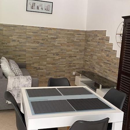 Villa Serenice - F2 Au Calme, Climatise, Wifi Et Parking Gratuit Ngoại thất bức ảnh